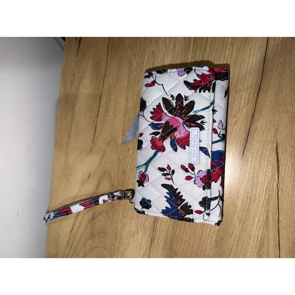 NWT! Vera Bradley RFID Smartphone Wristlet Vineyard Floral Wallet Grey Ret $75 B